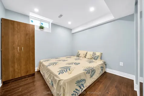 4 Templeton Court Brampton ON L6P 3B2
