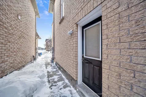 4 Templeton Court Brampton ON L6P 3B2