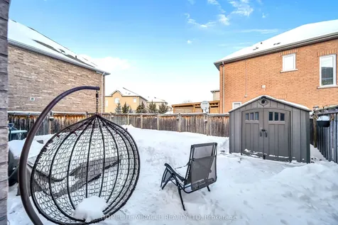4 Templeton Court Brampton ON L6P 3B2