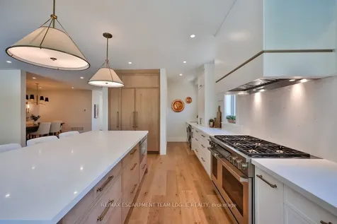 227 Tuck Drive Burlington ON L7L 2P9
