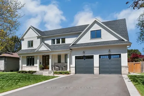 227 Tuck Drive Burlington ON L7L 2P9