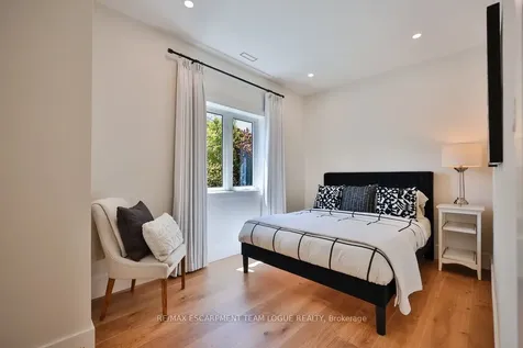 227 Tuck Drive Burlington ON L7L 2P9