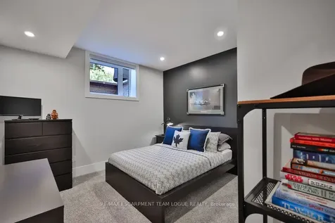 227 Tuck Drive Burlington ON L7L 2P9