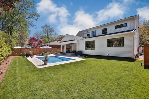 227 Tuck Drive Burlington ON L7L 2P9