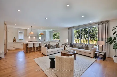 227 Tuck Drive Burlington ON L7L 2P9