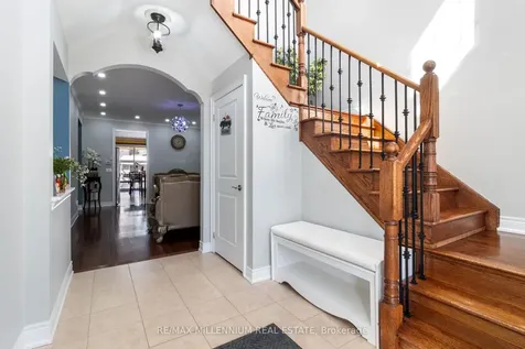 6 Trentonian Street Brampton ON L6R 3W2