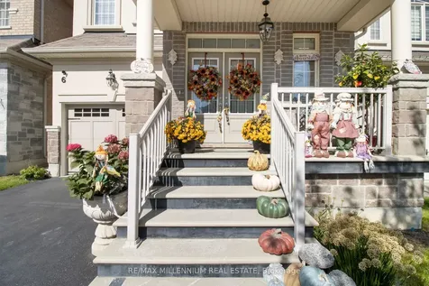 6 Trentonian Street Brampton ON L6R 3W2