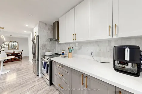 206 Mcmurchy Avenue S Brampton ON L6Y 1Z3
