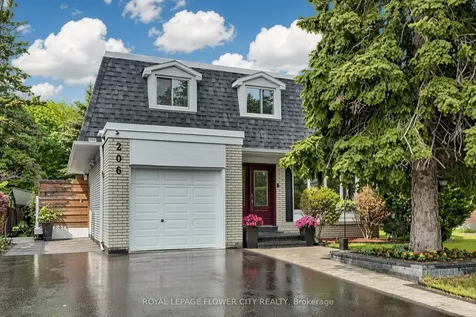 206 Mcmurchy Avenue S Brampton ON L6Y 1Z3