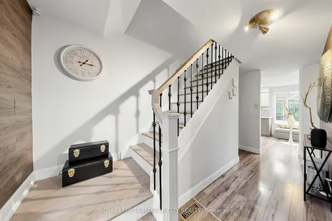206 Mcmurchy Avenue S Brampton ON L6Y 1Z3