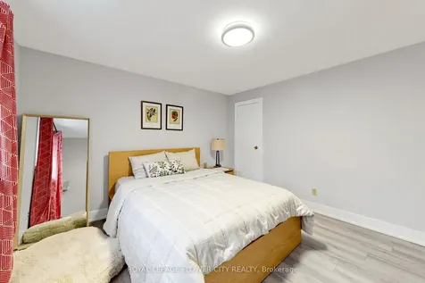 206 Mcmurchy Avenue S Brampton ON L6Y 1Z3