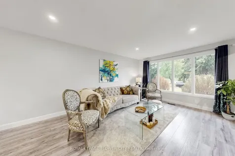 206 Mcmurchy Avenue S Brampton ON L6Y 1Z3