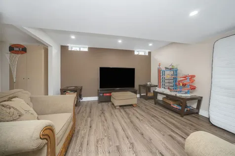 3836 Baycroft Drive Mississauga ON L5N 8J5