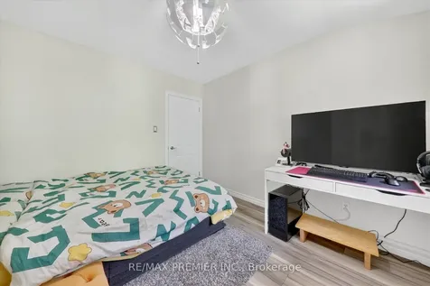 85 Driftwood Avenue Toronto ON M3N 2M7