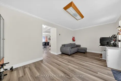 85 Driftwood Avenue Toronto ON M3N 2M7