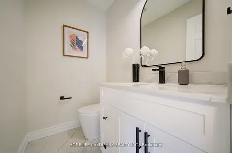 1111 Deer Run Mississauga ON L5C 3P7