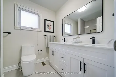 1111 Deer Run Mississauga ON L5C 3P7