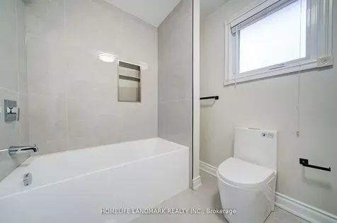 1111 Deer Run Mississauga ON L5C 3P7