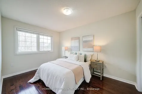 1111 Deer Run Mississauga ON L5C 3P7