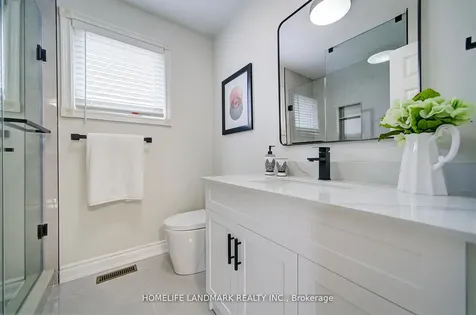 1111 Deer Run Mississauga ON L5C 3P7