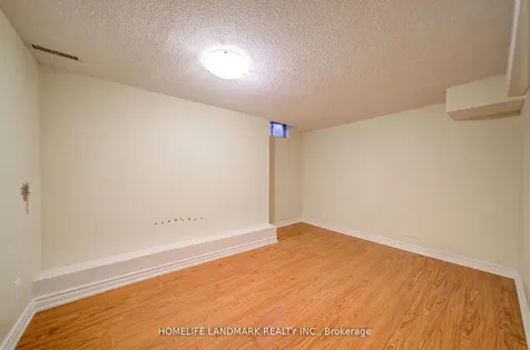 1111 Deer Run Mississauga ON L5C 3P7