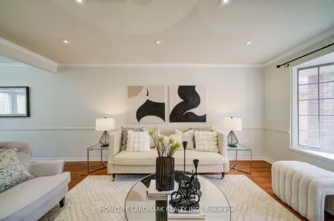 1111 Deer Run Mississauga ON L5C 3P7