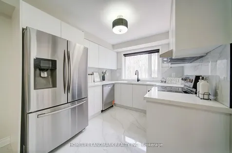 1111 Deer Run Mississauga ON L5C 3P7