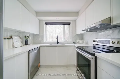 1111 Deer Run Mississauga ON L5C 3P7
