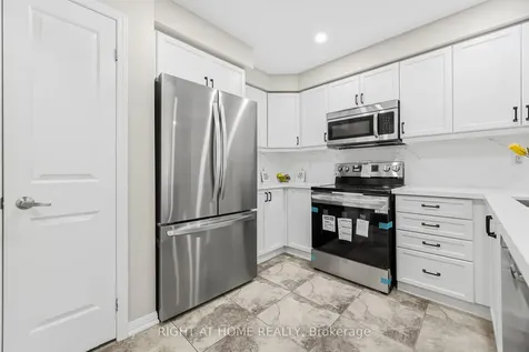 10 Vanhorne Close Brampton ON L7A 0X7