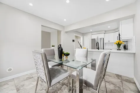 10 Vanhorne Close Brampton ON L7A 0X7