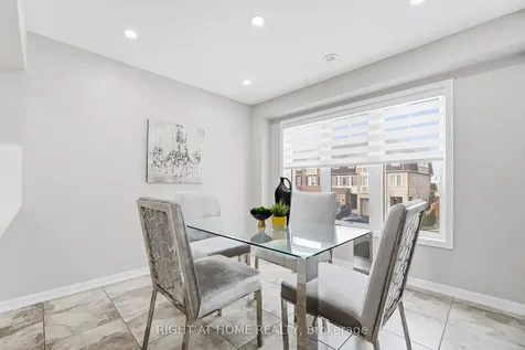 10 Vanhorne Close Brampton ON L7A 0X7