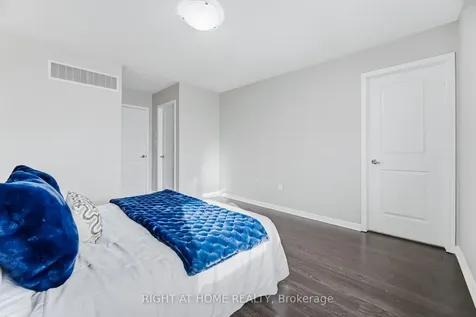 10 Vanhorne Close Brampton ON L7A 0X7