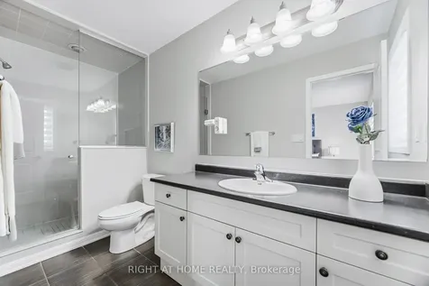 10 Vanhorne Close Brampton ON L7A 0X7