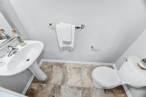 10 Vanhorne Close Brampton ON L7A 0X7
