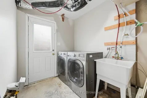 10 Vanhorne Close Brampton ON L7A 0X7