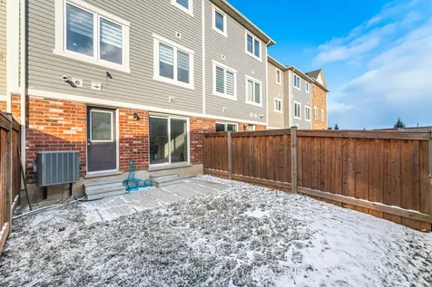 10 Vanhorne Close Brampton ON L7A 0X7