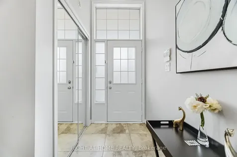 10 Vanhorne Close Brampton ON L7A 0X7