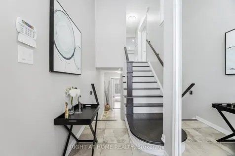 10 Vanhorne Close Brampton ON L7A 0X7