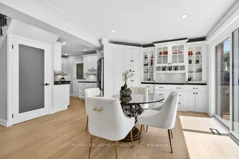 350 East Side Crescent Burlington ON L7R 3G9
