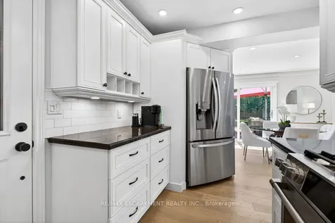 350 East Side Crescent Burlington ON L7R 3G9