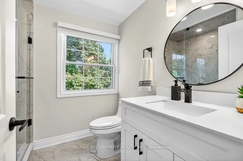 350 East Side Crescent Burlington ON L7R 3G9