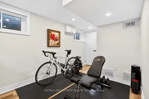 350 East Side Crescent Burlington ON L7R 3G9
