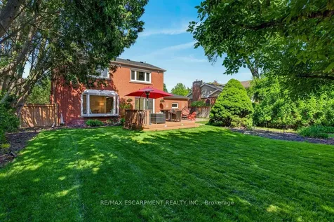 350 East Side Crescent Burlington ON L7R 3G9