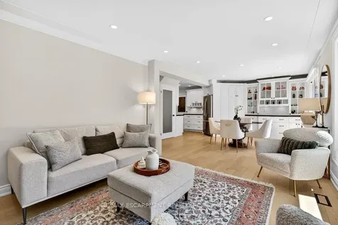 350 East Side Crescent Burlington ON L7R 3G9