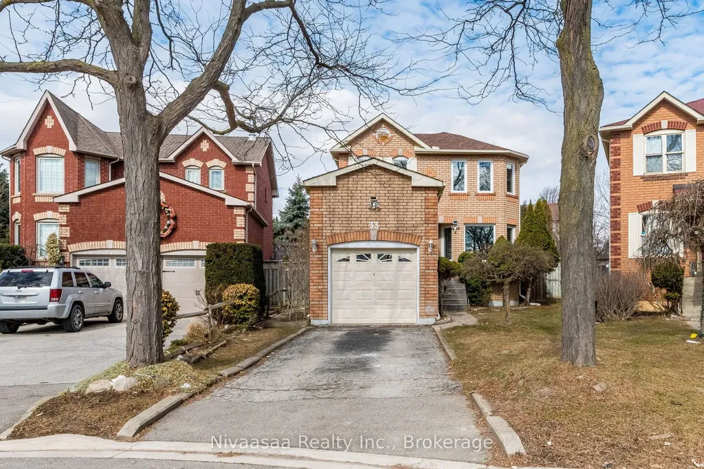 33 Pantages Court Brampton ON L6S 5B7