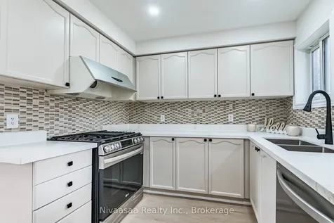 33 Pantages Court Brampton ON L6S 5B7