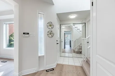 33 Pantages Court Brampton ON L6S 5B7