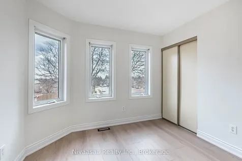 33 Pantages Court Brampton ON L6S 5B7