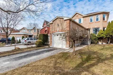 33 Pantages Court Brampton ON L6S 5B7