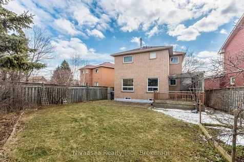 33 Pantages Court Brampton ON L6S 5B7